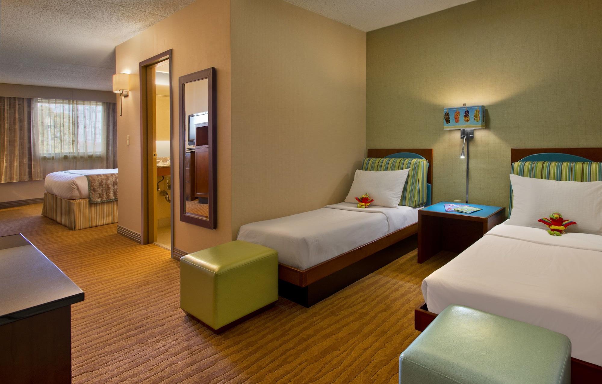 Doubletree Boston North Shore Денвърс Екстериор снимка
