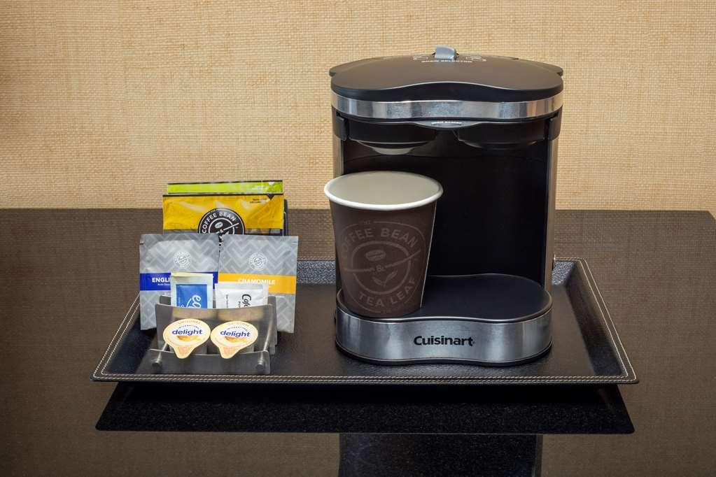 Doubletree Boston North Shore Денвърс Стая снимка