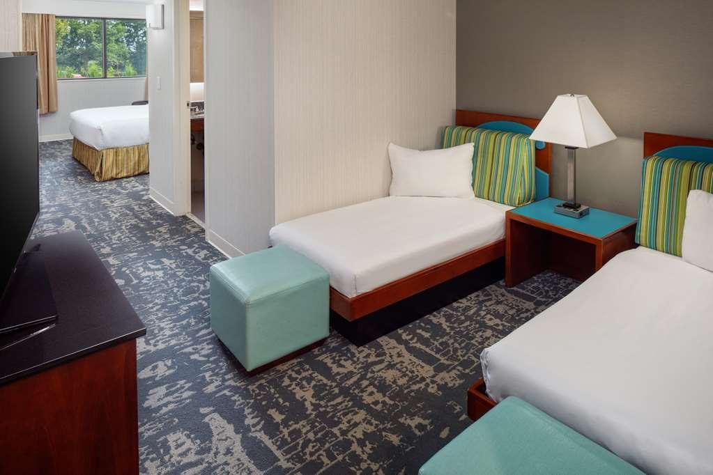 Doubletree Boston North Shore Денвърс Стая снимка