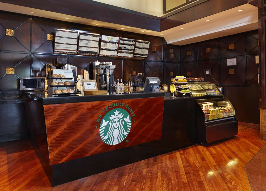 Doubletree Boston North Shore Денвърс Ресторант снимка